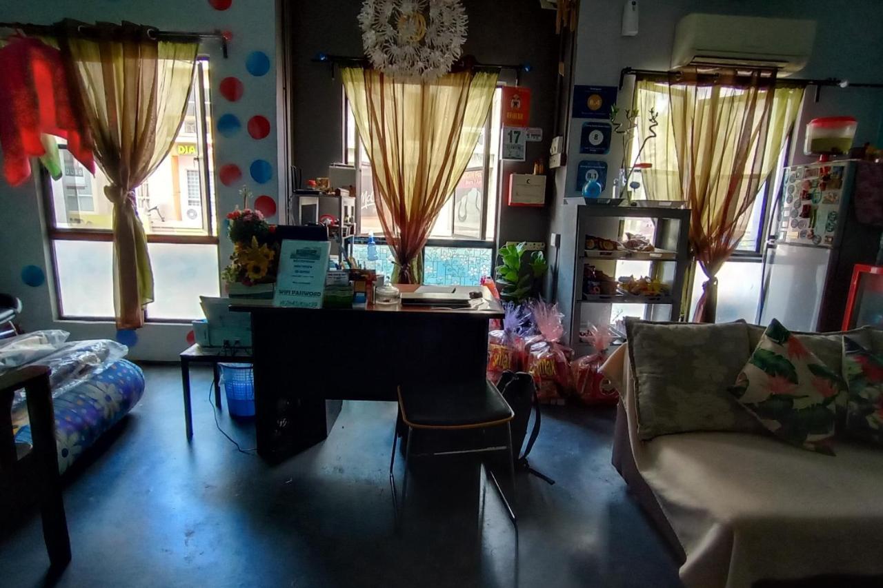 Spot On 89952 Sayang Selalu Guest House Malacca Eksteriør billede